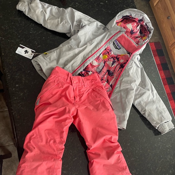 Patagonia Other - Girls Patagonia snow set size 7-8